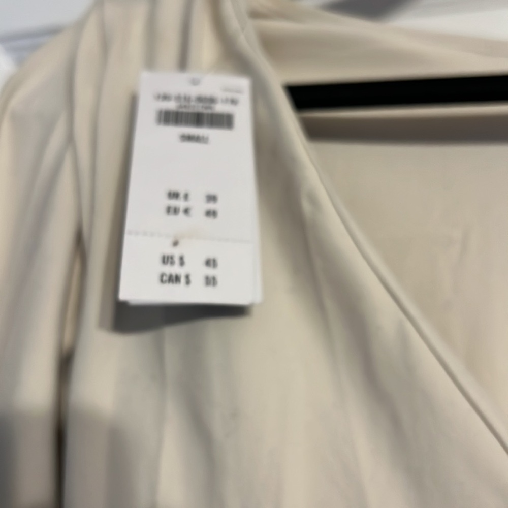 Abercrombie and Fitch long sleeve open back - Picture 3 of 3